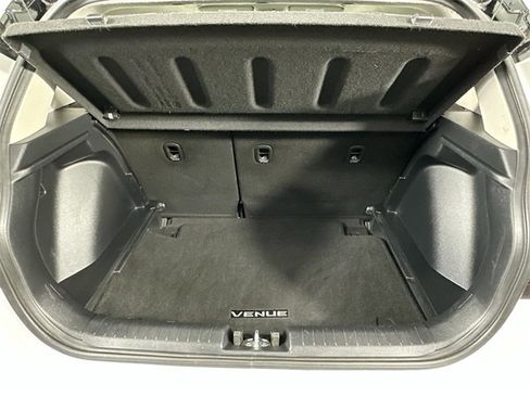 Used 2023 Hyundai Venue Limited image 32