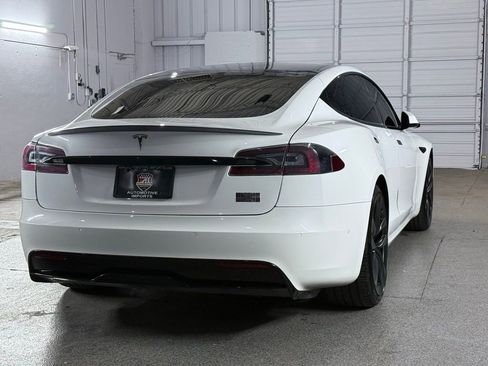 Used 2021 Tesla Model S Plaid image 9