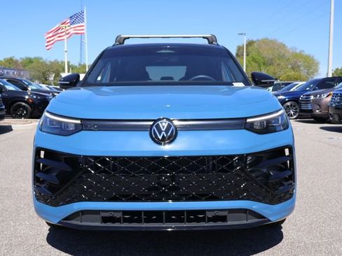 Certified 2026 Volkswagen Tiguan SE R-Line image 3