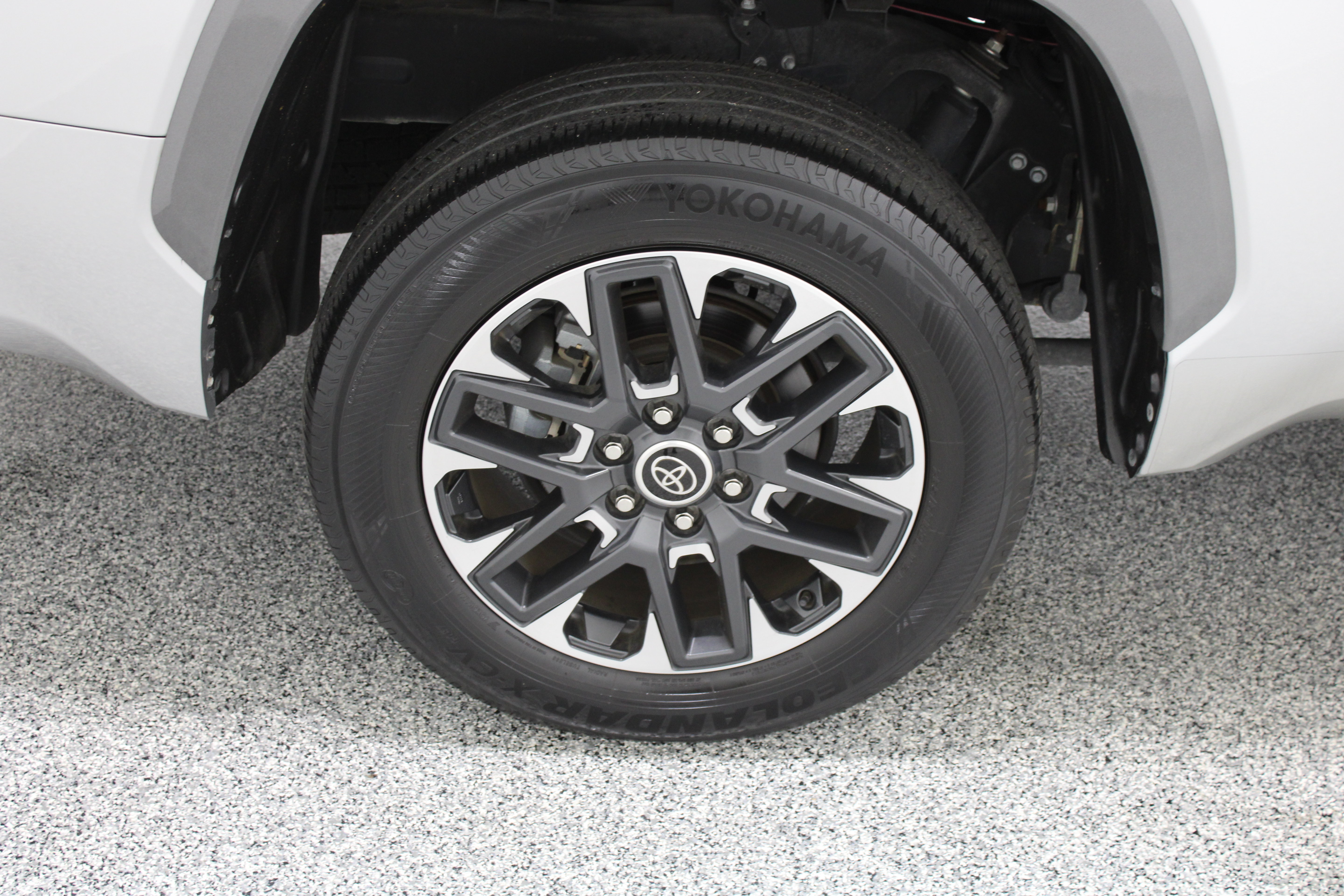 Used 2022 Toyota Tundra Limited AWD/4WD image 6