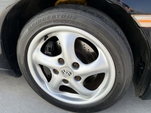 Used 2000 Porsche 911 Carrera 4 image 40