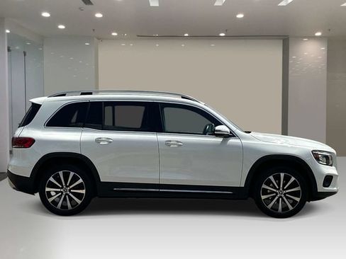 Used 2022 Mercedes-Benz GLB 250 4MATIC image 5