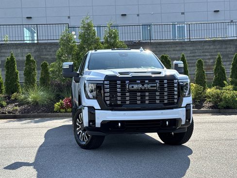 New 2026 GMC Sierra 2500 Denali Ultimate AWD/4WD image 2