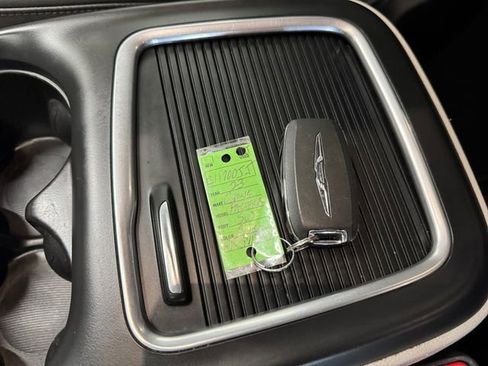 Used 2023 Chrysler Pacifica Touring-L image 26