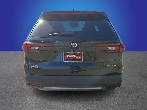 Used 2025 Toyota Grand Highlander AWD image 5