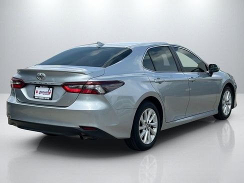 Used 2023 Toyota Camry LE image 5