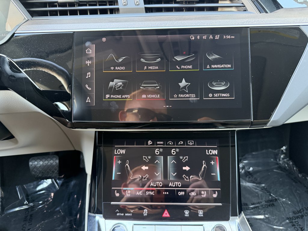 Used 2024 Audi Q8 e-tron Premium Plus w/ Premium Plus Package AWD/4WD image 19