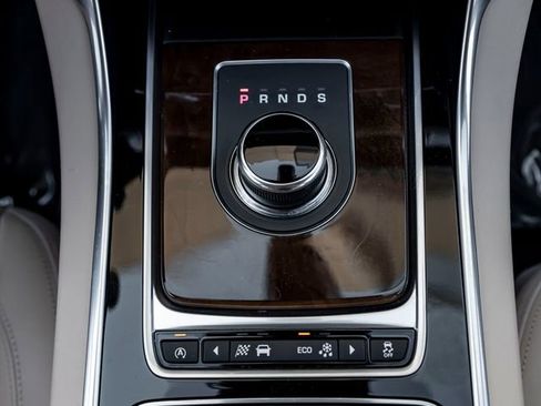 Used 2017 Jaguar XF Prestige image 19