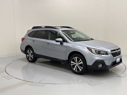 Used 2018 Subaru Outback 2.5i Limited AWD/4WD image 8
