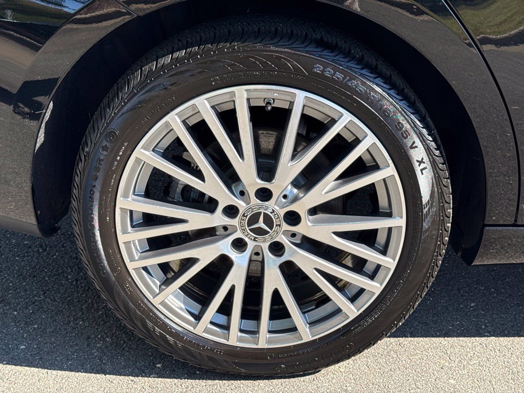 Used 2025 Mercedes-Benz CLA 250 image 12
