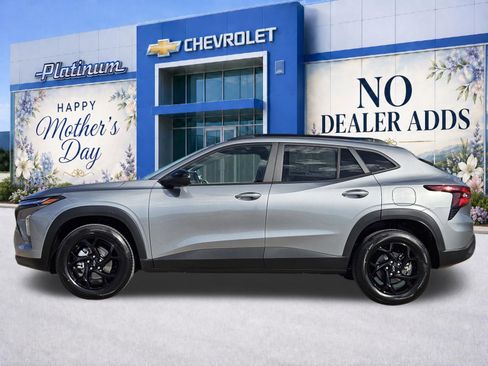 New 2026 Chevrolet Trax LT w/ Driver Confidence Package FWD image 3