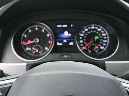 Used 2020 Volkswagen Atlas Cross Sport SE AWD/4WD image 17
