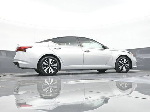 Used 2022 Nissan Altima 2.5 SV FWD image 48