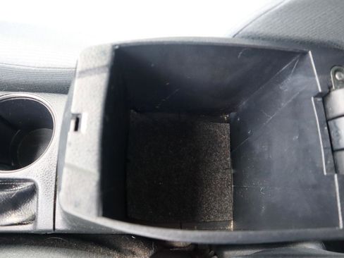 Used 2017 Toyota Corolla L FWD image 61