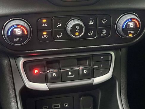 Used 2023 GMC Terrain SLE w/ Driver Convenience Package AWD/4WD image 25