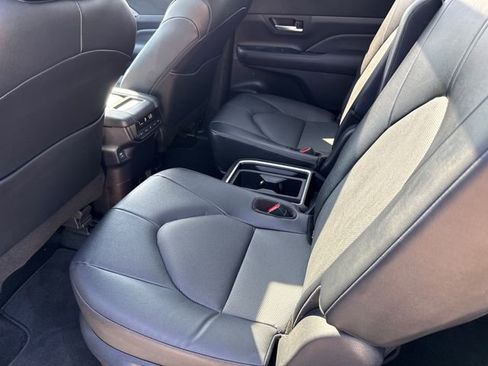 Used 2025 Toyota Grand Highlander AWD Hybrid image 19