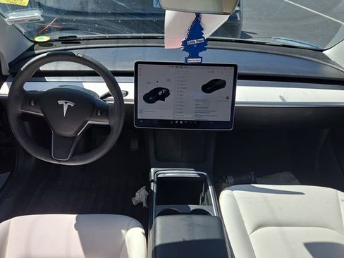 Used 2021 Tesla Model 3 Standard Range Plus RWD image 5