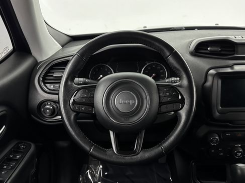 Used 2018 Jeep Renegade Altitude image 22