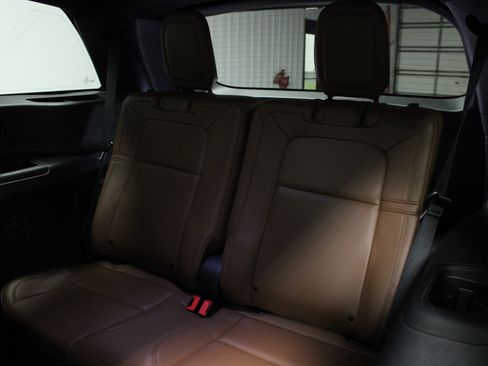 Used 2022 Lincoln Aviator Grand Touring w/ Equipment Group 301A AWD/4WD image 14