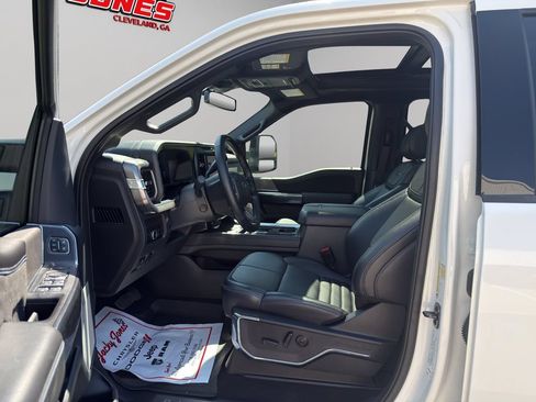 Used 2025 Ford F250 Platinum AWD/4WD image 4