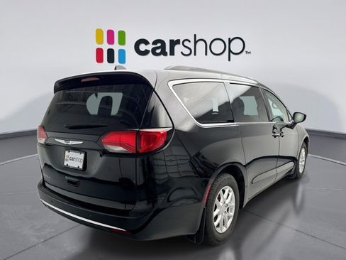 Used 2020 Chrysler Pacifica Touring FWD image 5
