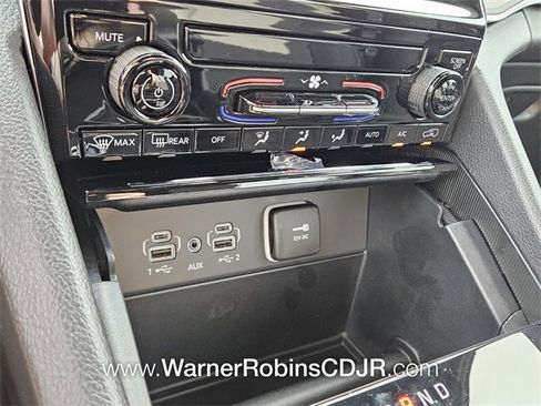 New 2025 Jeep Grand Cherokee L Laredo image 21