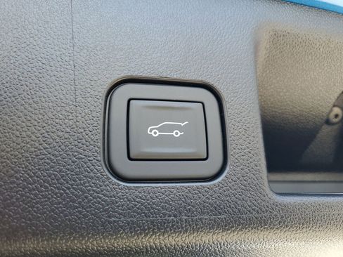 New 2025 Chevrolet Equinox EV LT image 8