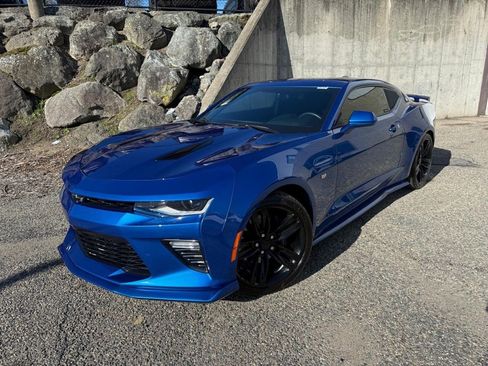 Used 2018 Chevrolet Camaro SS RWD image 1