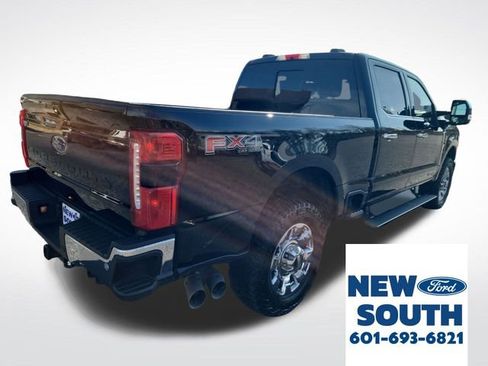 Used 2023 Ford F350 Lariat w/ Chrome Package image 5