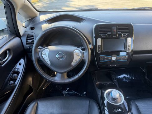 Used 2016 Nissan Leaf SL w/ Premium Package image 17