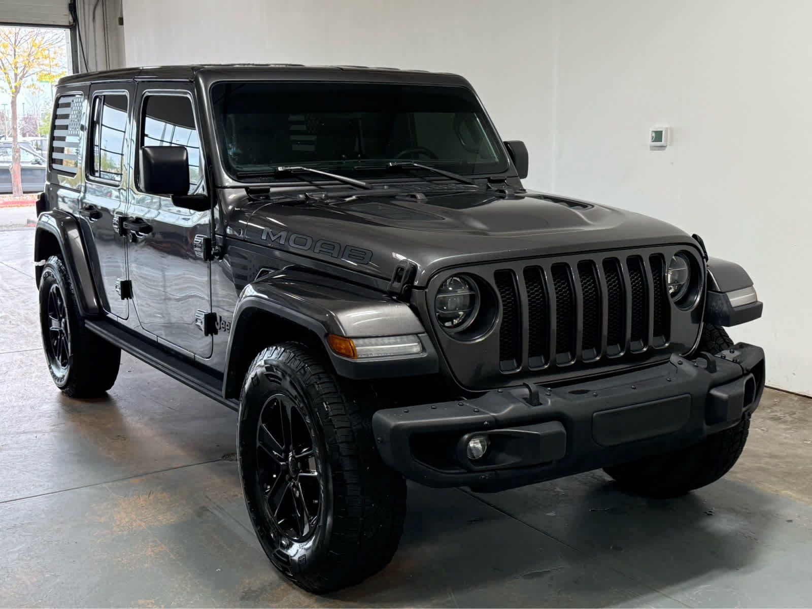 Used 2018 Jeep Wrangler Unlimited Sahara w/ Quick Order Package 24M Moab AWD/4WD image 5