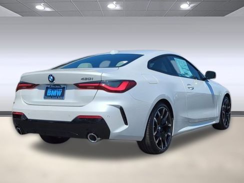 Used 2025 BMW 430i Coupe w/ M Sport Package image 9