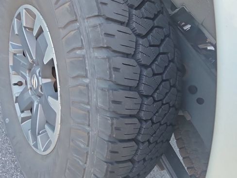 Used 2020 Nissan Frontier PRO-4X w/ Pro-4x Utility Package AWD/4WD image 9