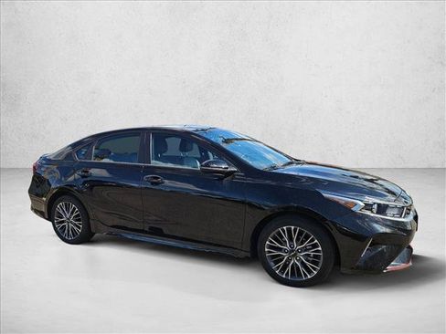 Used 2023 Kia Forte GT-Line image 2