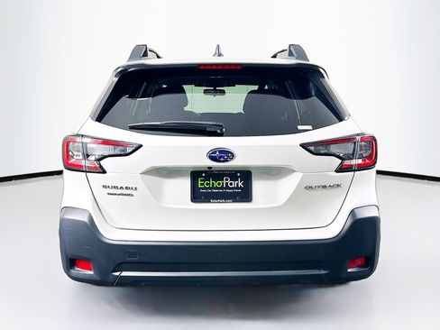 Used 2025 Subaru Outback Premium AWD/4WD image 7