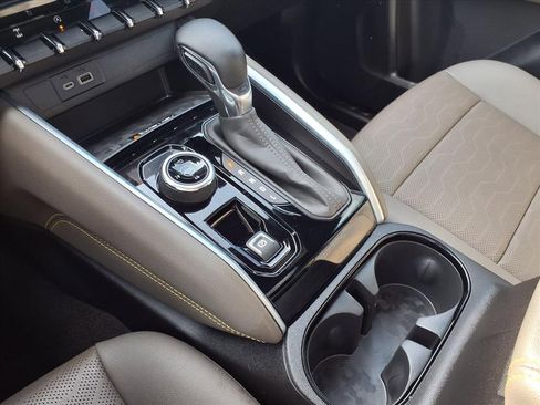 Used 2024 Chevrolet Colorado ZR2 w/ ZR2 Convenience Package III image 21