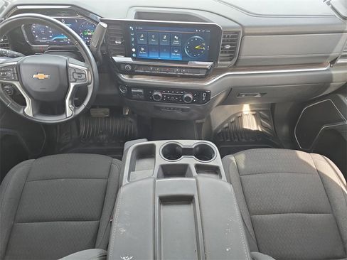 Used 2024 Chevrolet Silverado 3500 LT w/ Convenience Package image 9