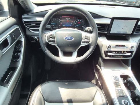 Used 2023 Ford Explorer XLT w/ Equipment Group 202A AWD/4WD image 10