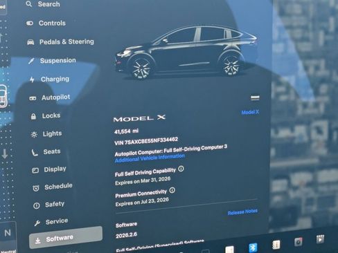 Used 2022 Tesla Model X image 11