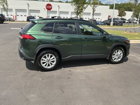 Used 2023 Toyota Corolla Cross LE w/ Moonroof Package FWD image 11