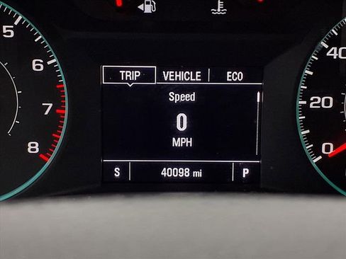 Used 2023 Chevrolet Traverse LS image 17