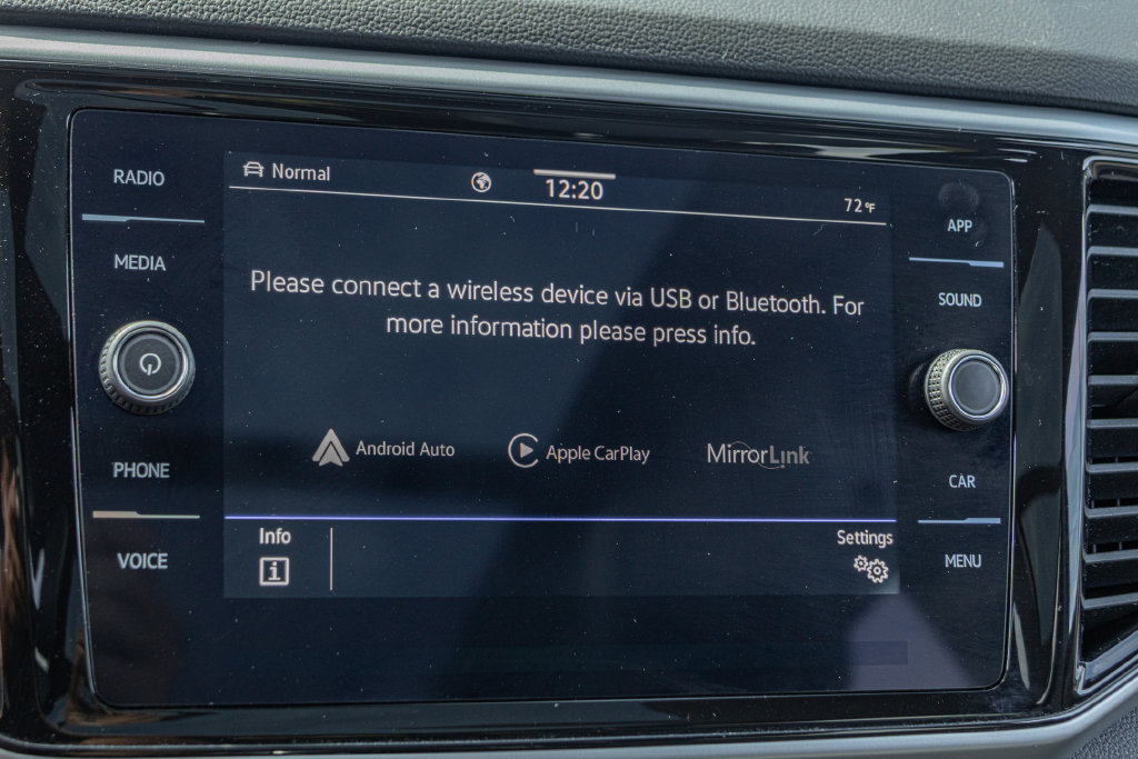 Certified 2023 Volkswagen Atlas Cross Sport SE w/ Panoramic Sunroof Package AWD/4WD image 18