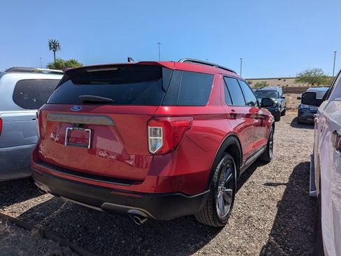 Used 2022 Ford Explorer XLT w/ Equipment Group 202A RWD image 5