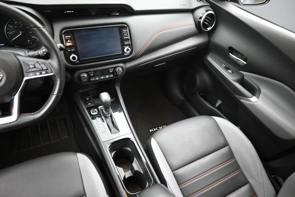 Used 2023 Nissan Kicks SR w/ SR Premium Package FWD image 15