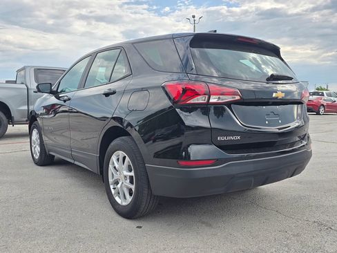 Used 2022 Chevrolet Equinox LS AWD/4WD image 4