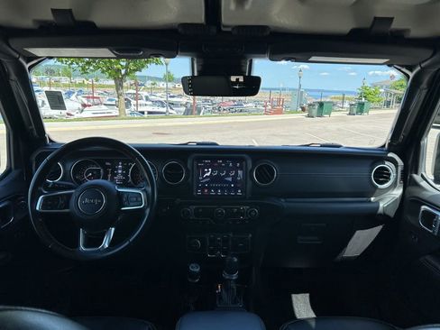 Used 2021 Jeep Gladiator Overland w/ Uconnect 4C Nav & Sound Group AWD/4WD image 12
