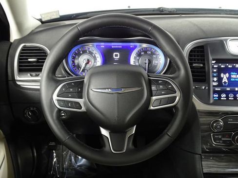 Used 2022 Chrysler 300 Touring w/ Sport Appearance Package image 23