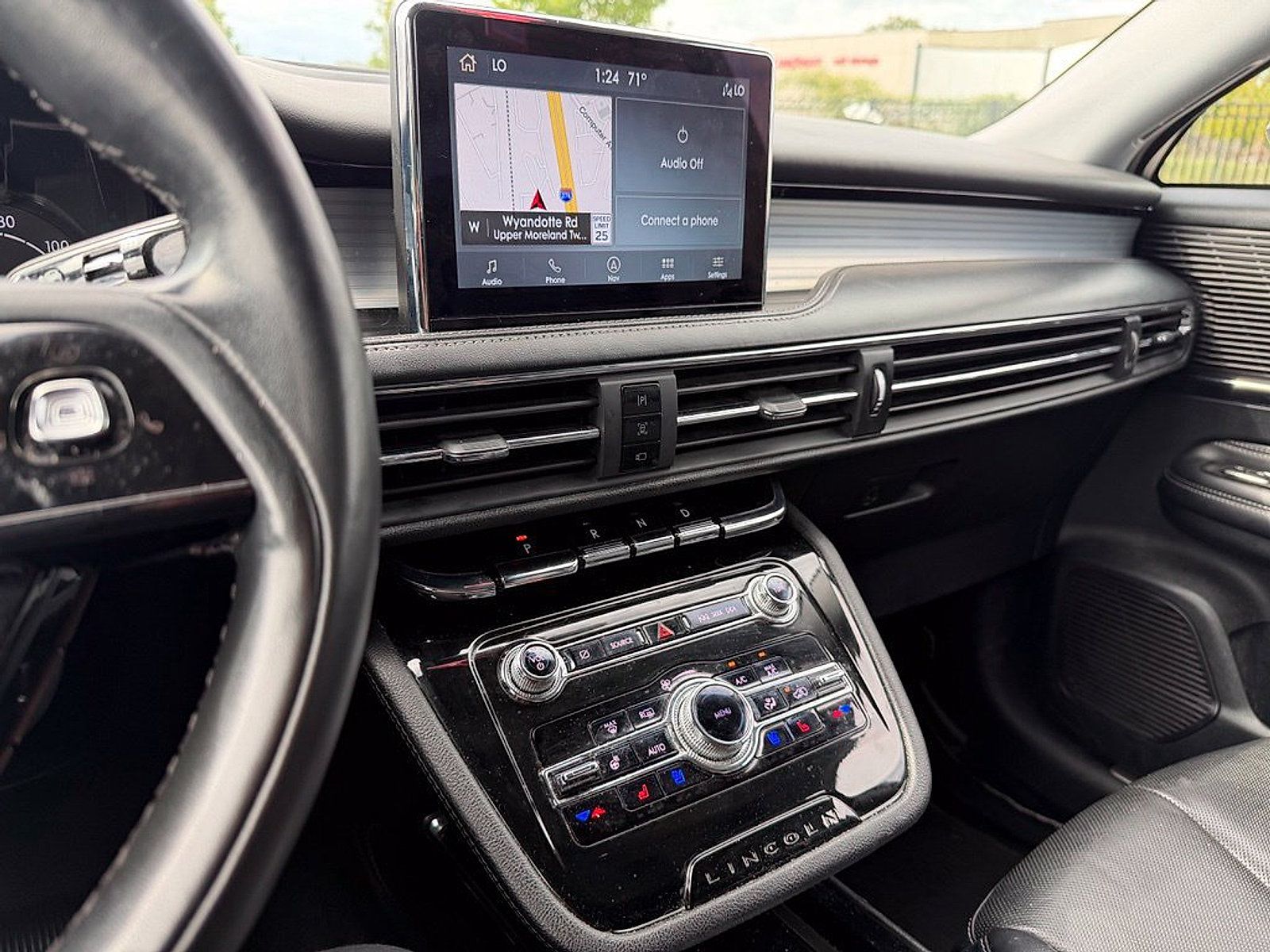 Used 2022 Lincoln Corsair AWD w/ Premium Package image 16