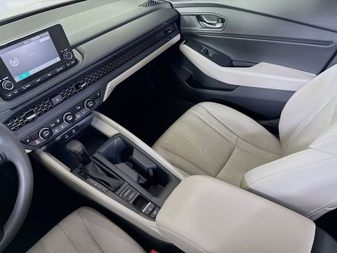 Certified 2024 Honda Accord EX image 28