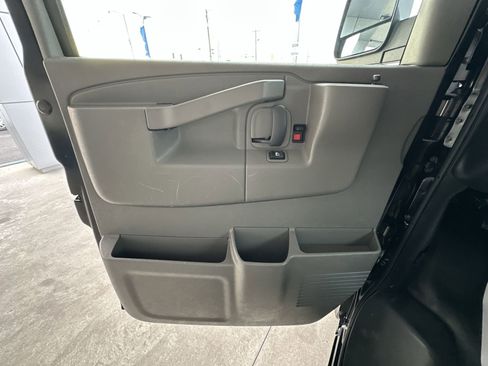 Used 2025 Chevrolet Express 3500 LS RWD image 20